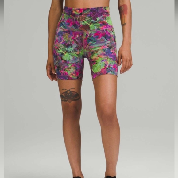 Lululemon wunder train high rise short 6" - Size 8 - Picture 1 of 6